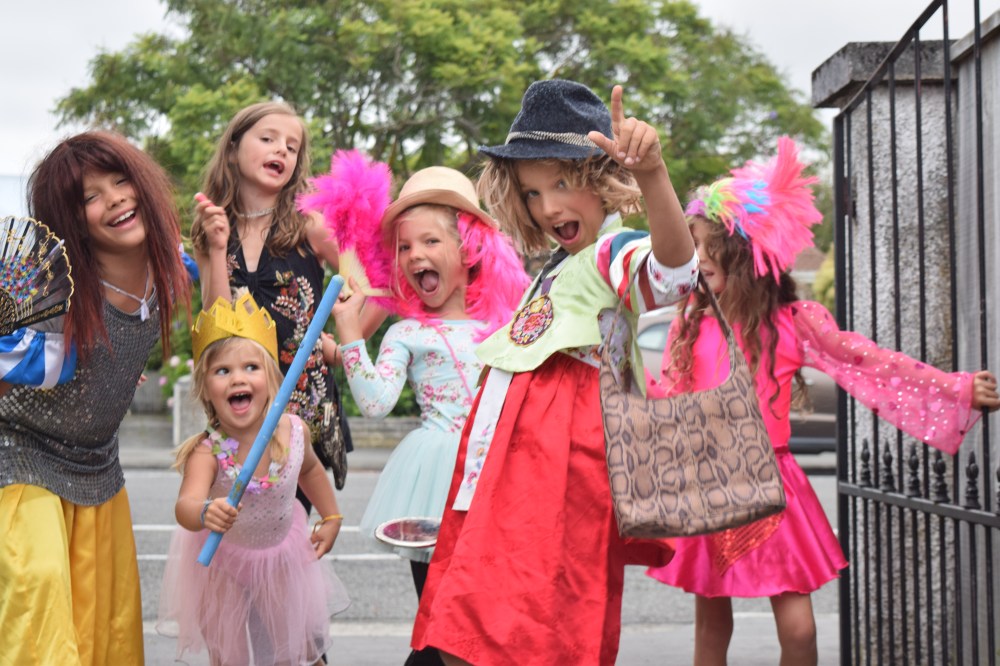 Dressing up with Sophia and India