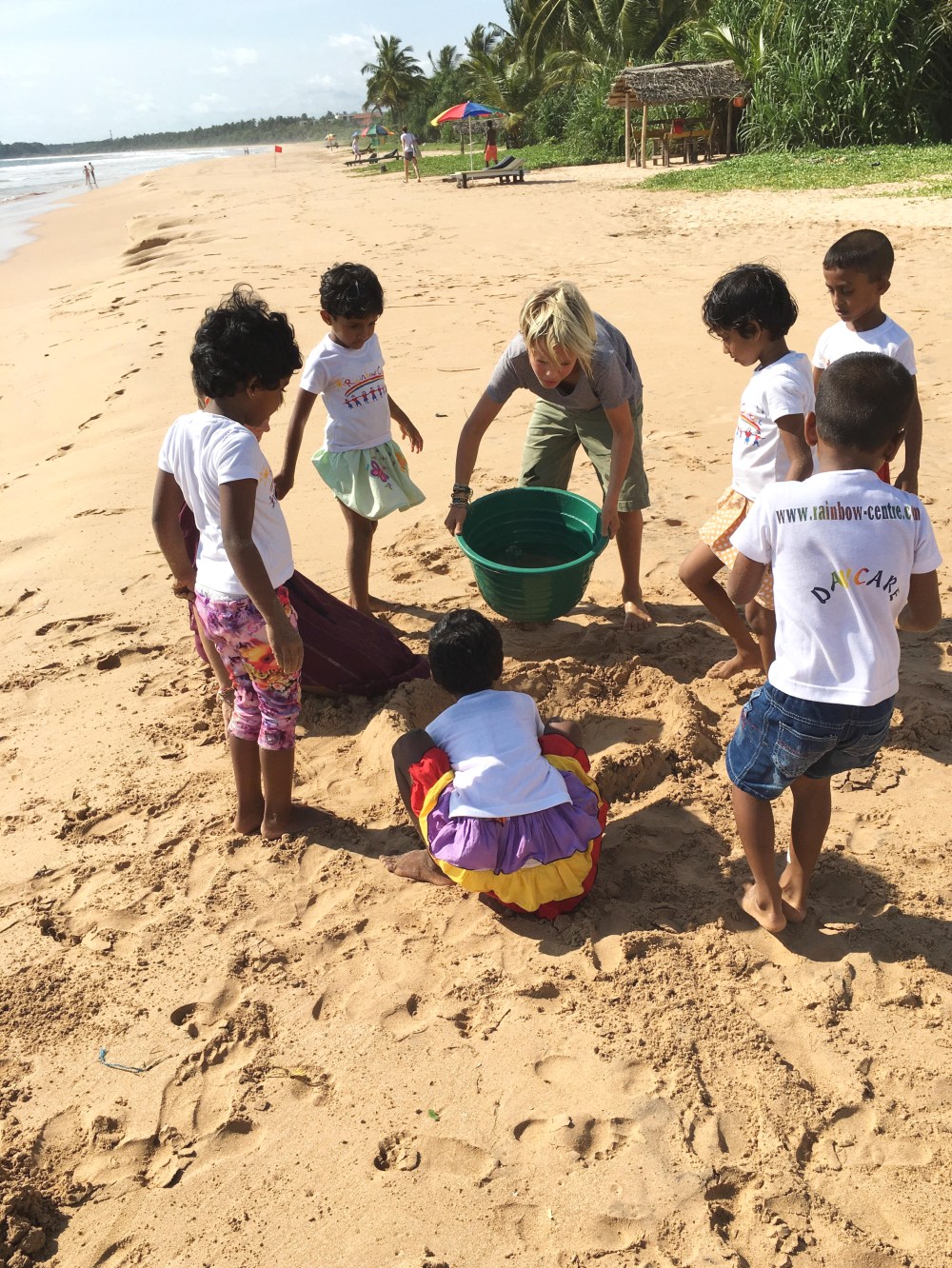 Easton and children on beach_RainbowCentre