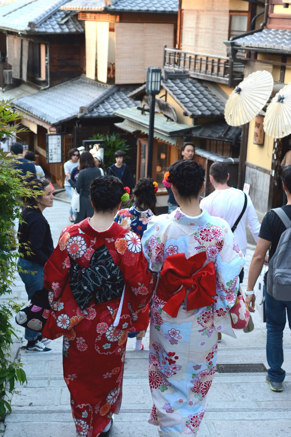 Japanese women in Kyotos