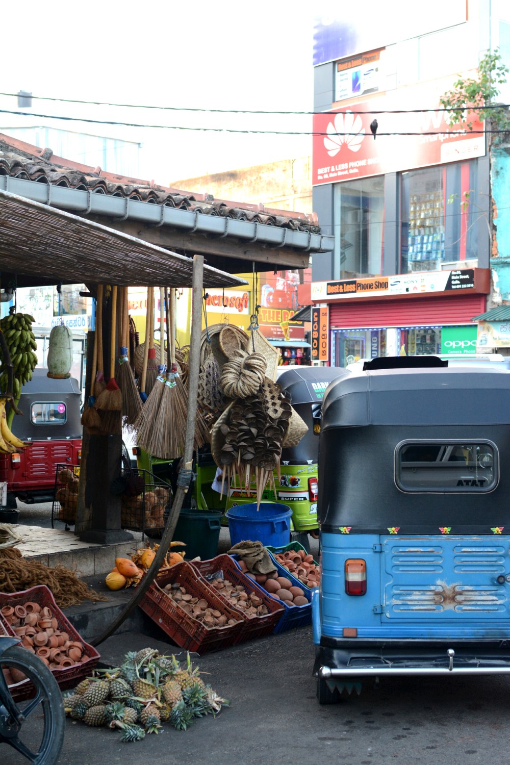 market and tuktuks