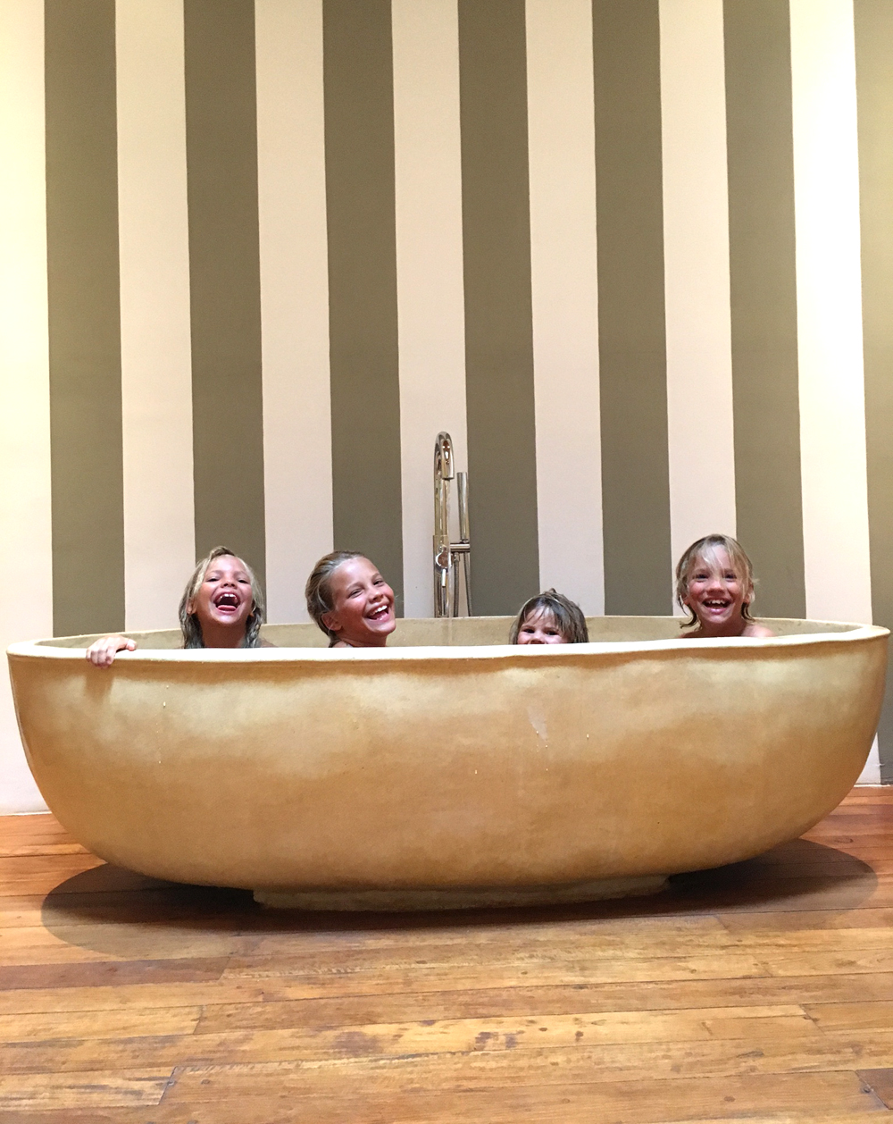 kids in bath at Wallawa