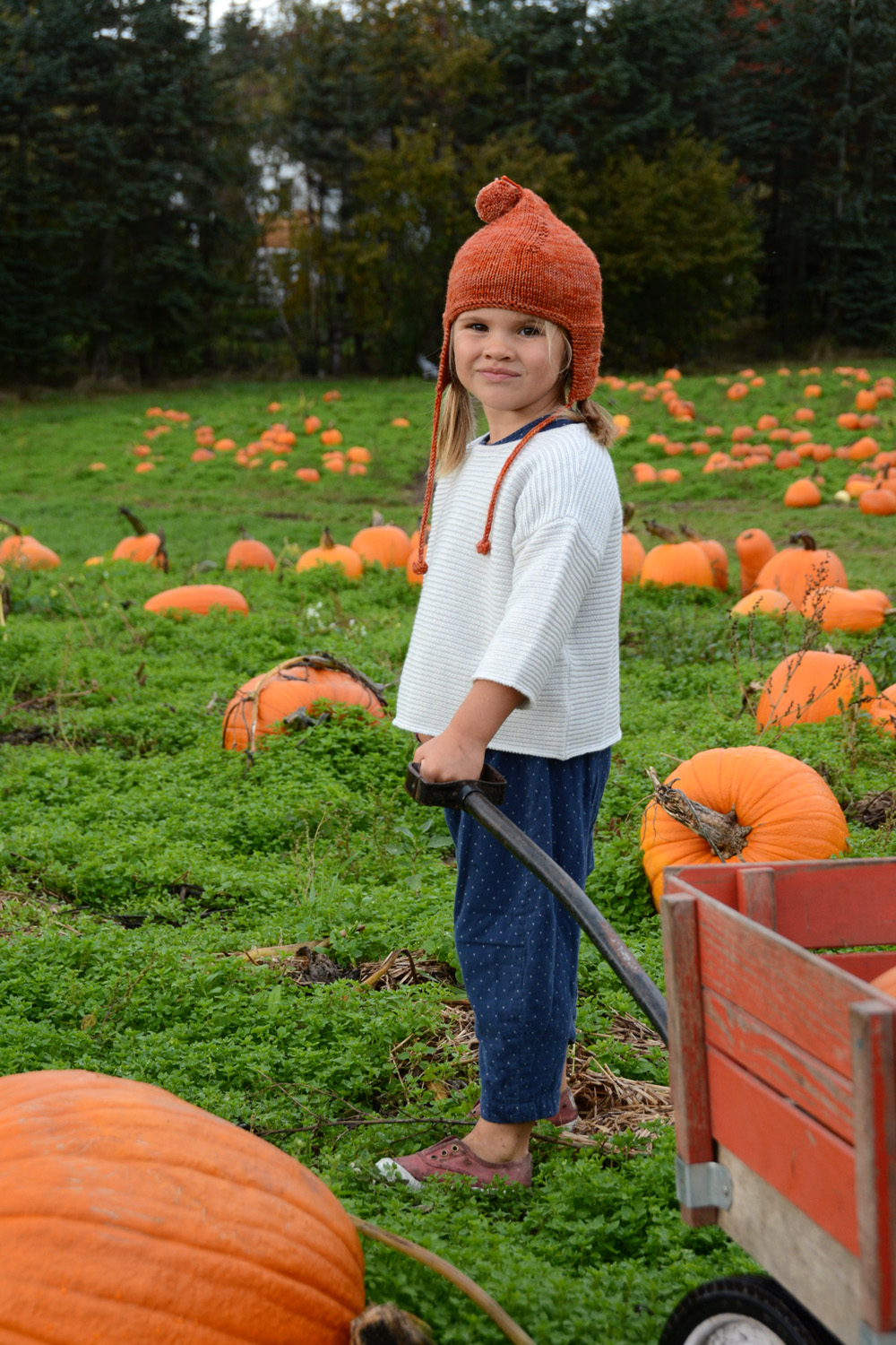 marlow-wearing-knit-planet